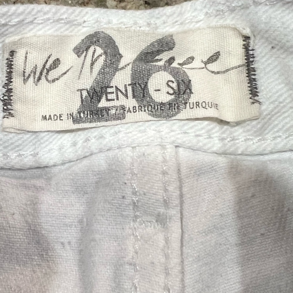 We The Free women’s Sz 26 White Jean Shorts - Picture 12 of 14